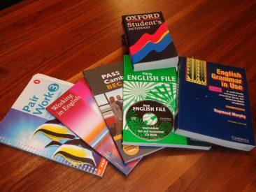 school_books_english_learning_books_english_course_books_education_learning_color_book-1132548